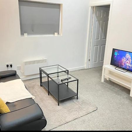 ברמינגהאם Apartment In Bham City Centre, Free Parking Sleeps 3 מראה חיצוני תמונה